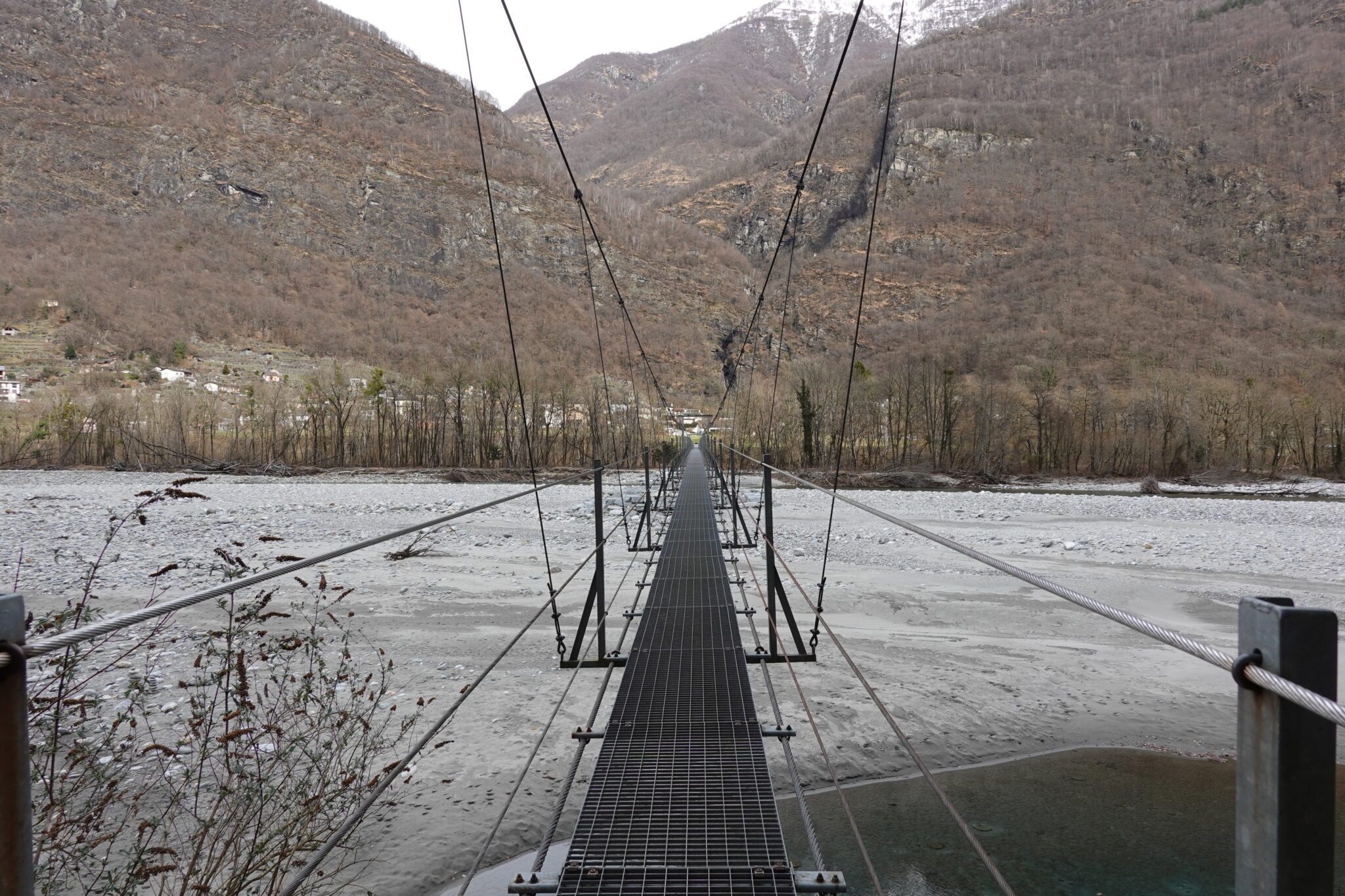 Brücke über den Fluss Maggia